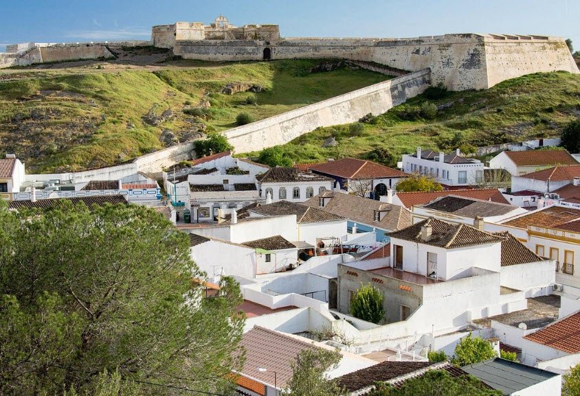 Castelo Ramiro ou Castelo de Miraflor, Spain